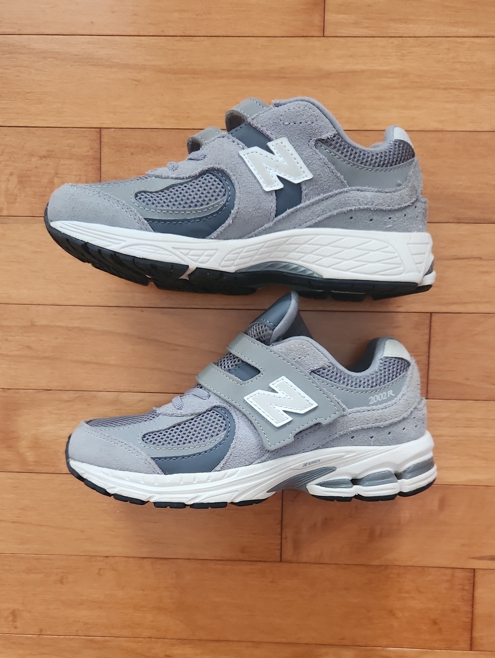 New Balance 2002r Hook & Loop